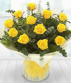 12 yellow roses